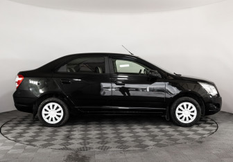 Подержанный автомобиль Chevrolet Cobalt Sedan 2014 года (4 фото)