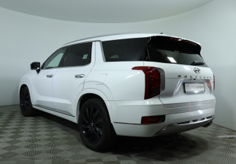 Подержанный автомобиль Hyundai Palisade 2022 года (8 фото)