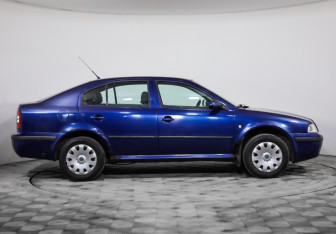 Подержанный автомобиль Skoda Octavia Liftback 2007 года (4 фото)