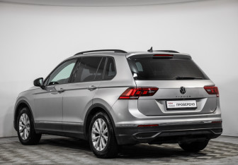 Подержанный автомобиль Volkswagen Tiguan 2020 года (7 фото)