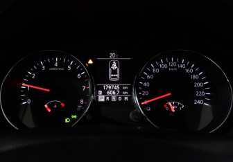 Подержанный автомобиль Nissan Qashqai 2012 года (12 фото)