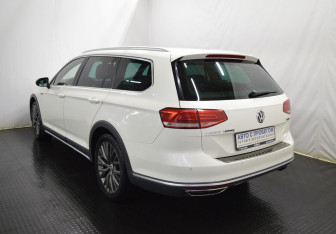 Подержанный автомобиль Volkswagen Passat Wagon 2019 года (7 фото)