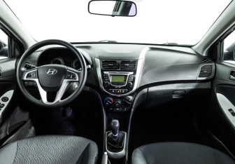 Подержанный автомобиль Hyundai Solaris Sedan 2012 года (13 фото)