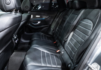 Подержанный автомобиль Mercedes-Benz GLC AMG 2016 года (20 фото)