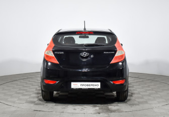 Подержанный автомобиль Hyundai Solaris Hatchback 2011 года (6 фото)