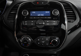 Подержанный автомобиль Renault Kaptur 2020 года (17 фото)