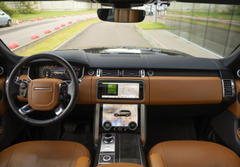 Подержанный автомобиль Land Rover Range Rover 2019 года (13 фото)
