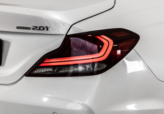 Подержанный автомобиль Genesis G70 2019 года (6 фото)