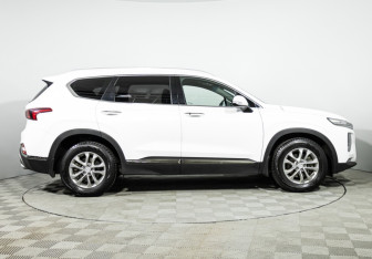 Подержанный автомобиль Hyundai Santa Fe 2020 года (4 фото)