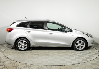 Подержанный автомобиль Kia Ceed Hatchback 2012 года (4 фото)