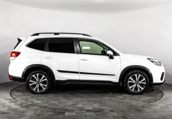 Подержанный автомобиль Subaru Forester Suv 2020 года (6 фото)
