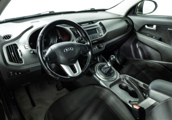 Подержанный автомобиль Kia Sportage 2015 года (11 фото)