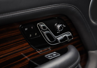 Подержанный автомобиль Land Rover Range Rover 2018 года (26 фото)