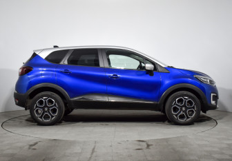 Подержанный автомобиль Renault Kaptur 2021 года (4 фото)