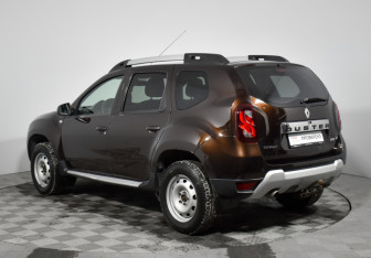 Подержанный автомобиль Renault Duster 2018 года (7 фото)