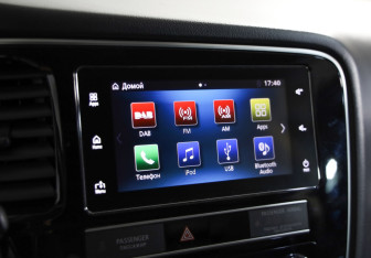 Подержанный автомобиль Mitsubishi Outlander 2019 года (13 фото)