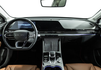 Подержанный автомобиль Omoda C5 2023 года (13 фото)