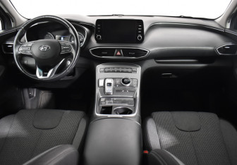 Подержанный автомобиль Hyundai Santa Fe 2021 года (11 фото)