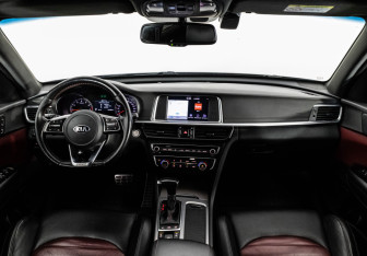 Подержанный автомобиль Kia Optima Sedan 2018 года (24 фото)