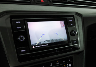 Подержанный автомобиль Volkswagen Passat Sedan 2021 года (15 фото)