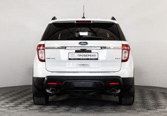 Подержанный автомобиль Ford Explorer 2012 года (6 фото)