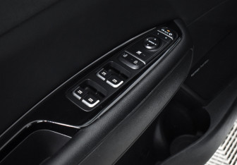 Подержанный автомобиль Kia Optima Sedan 2018 года (10 фото)