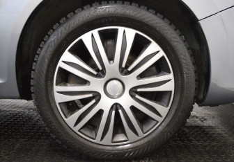 Подержанный автомобиль Opel Zafira Compactvan 2011 года (9 фото)