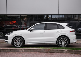 Подержанный автомобиль Porsche Cayenne 2018 года (9 фото)