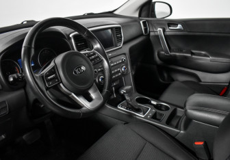 Подержанный автомобиль Kia Sportage 2021 года (9 фото)