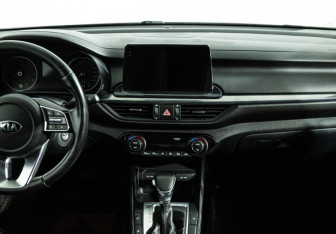 Подержанный автомобиль Kia Cerato Sedan 2019 года (14 фото)