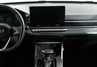 Подержанный автомобиль Geely Emgrand 2023 года (14 фото)