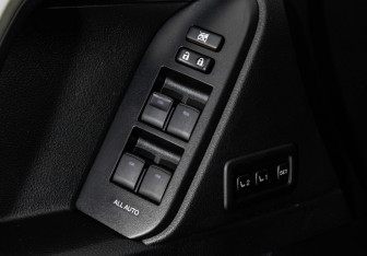 Подержанный автомобиль Toyota Land Cruiser Prado 2021 года (21 фото)