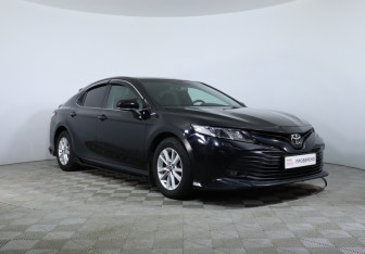 Подержанный автомобиль Toyota Camry Sedan 2019 года (3 фото)