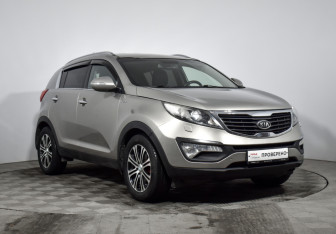 Подержанный автомобиль Kia Sportage 2012 года (3 фото)