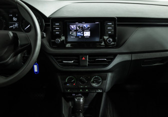 Подержанный автомобиль Skoda Rapid Liftback 2021 года (14 фото)