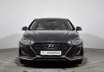 Подержанный автомобиль Hyundai Sonata 2018 года (2 фото)