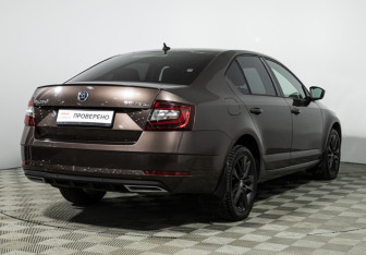 Подержанный автомобиль Skoda Octavia Liftback 2017 года (5 фото)