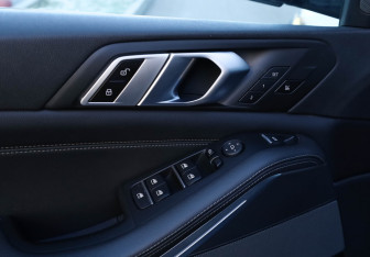 Подержанный автомобиль BMW X5 2020 года (29 фото)