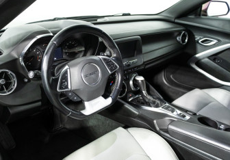 Подержанный автомобиль Chevrolet Camaro Coupe 2017 года (11 фото)