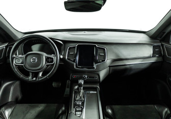 Подержанный автомобиль Volvo XC90 2017 года (13 фото)