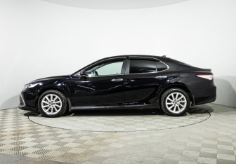 Подержанный автомобиль Toyota Camry Sedan 2021 года (8 фото)