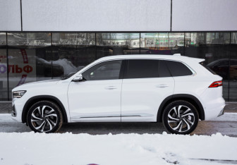 Подержанный автомобиль Geely Monjaro 2024 года (8 фото)