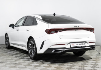 Подержанный автомобиль Kia K5 2022 года (7 фото)