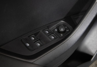 Подержанный автомобиль Skoda Karoq 2020 года (17 фото)