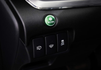 Подержанный автомобиль Honda CR-V 2016 года (14 фото)