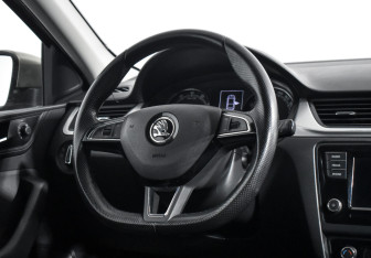 Подержанный автомобиль Skoda Rapid Liftback 2019 года (14 фото)