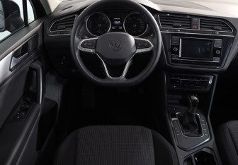 Подержанный автомобиль Volkswagen Tiguan 2021 года (10 фото)