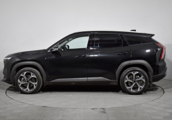 Подержанный автомобиль Geely Atlas 2024 года (8 фото)
