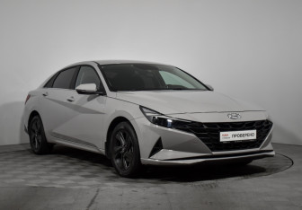 Подержанный автомобиль Hyundai Elantra Sedan 2021 года (3 фото)
