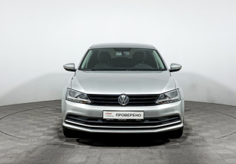 Подержанный автомобиль Volkswagen Jetta Sedan 2018 года (2 фото)